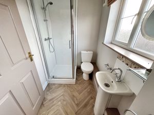 Ensuite- click for photo gallery